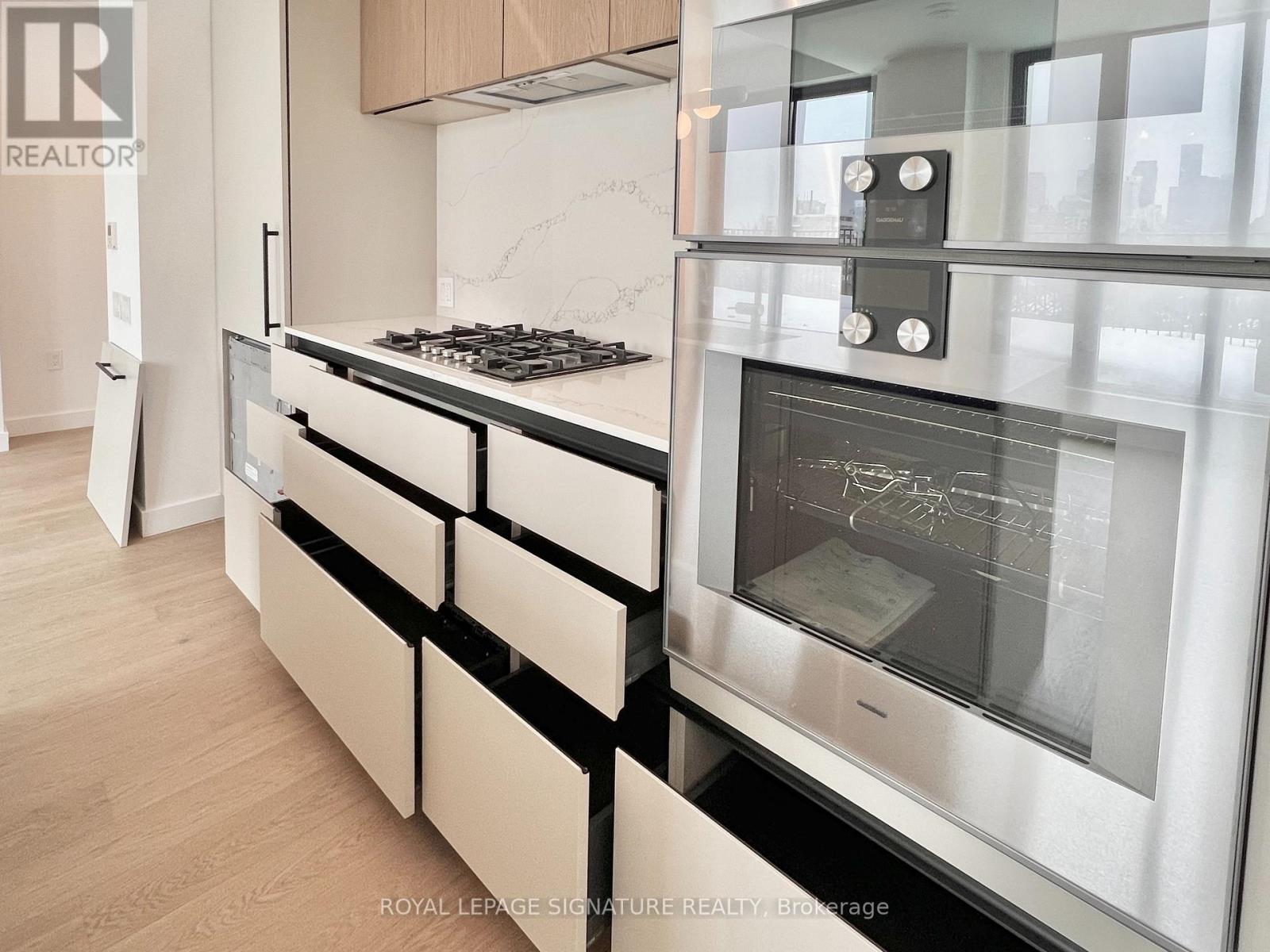 Ph802 - 1720 Bayview Avenue, Toronto, Ontario  M4G 0E5 - Photo 8 - C12805338