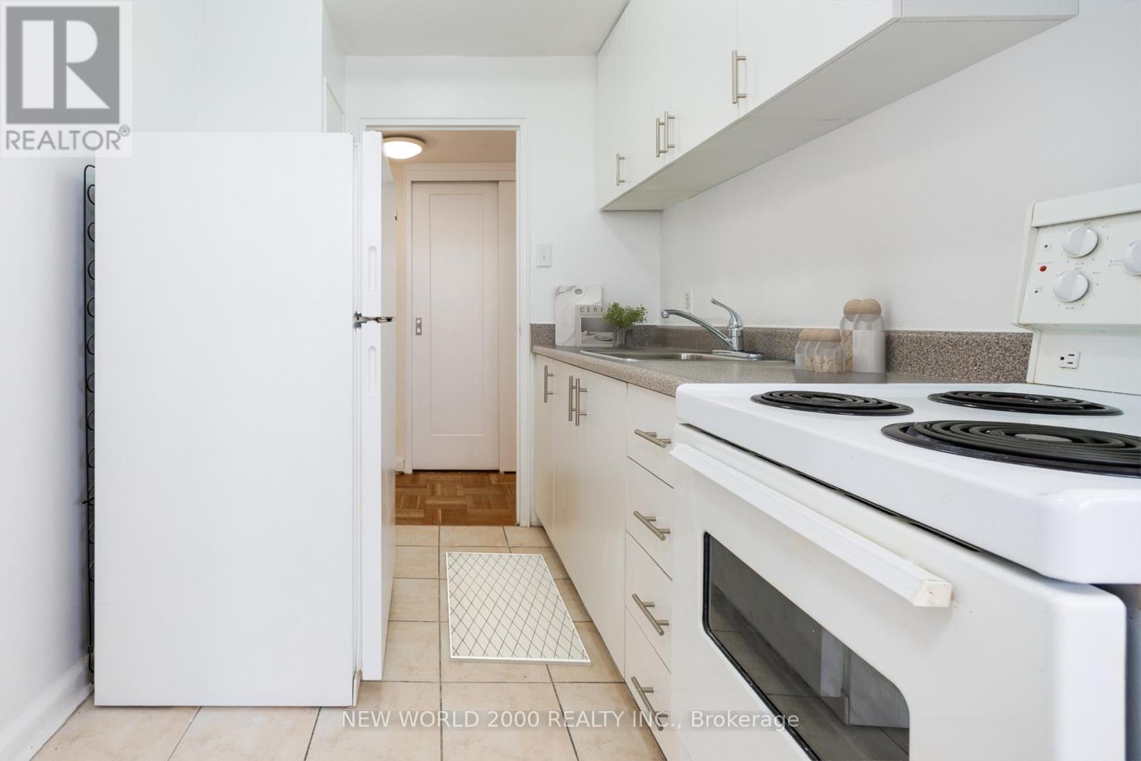 208 - 1220 Bayview Avenue, Toronto, Ontario  M4G 2Z7 - Photo 7 - C12805864