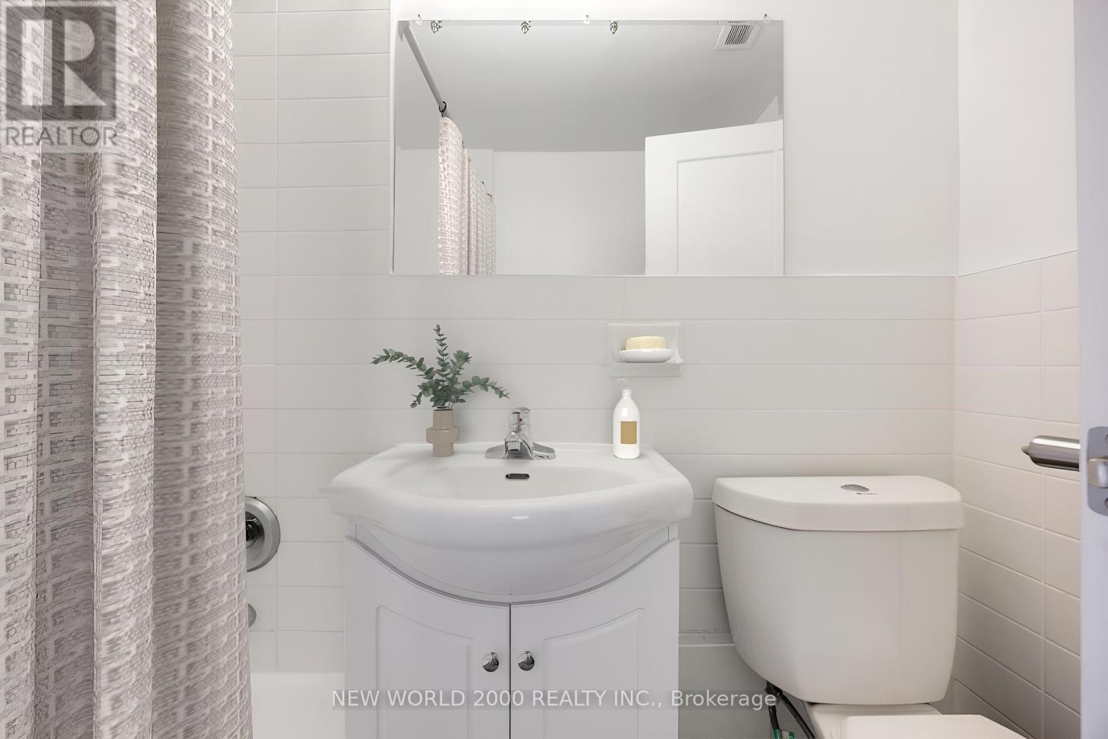 208 - 1220 Bayview Avenue, Toronto, Ontario  M4G 2Z7 - Photo 8 - C12805864