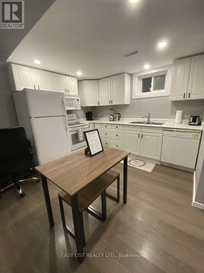 1188 Portland Street, London East, Ontario  N5V 2L3 - Photo 15 - X12588584