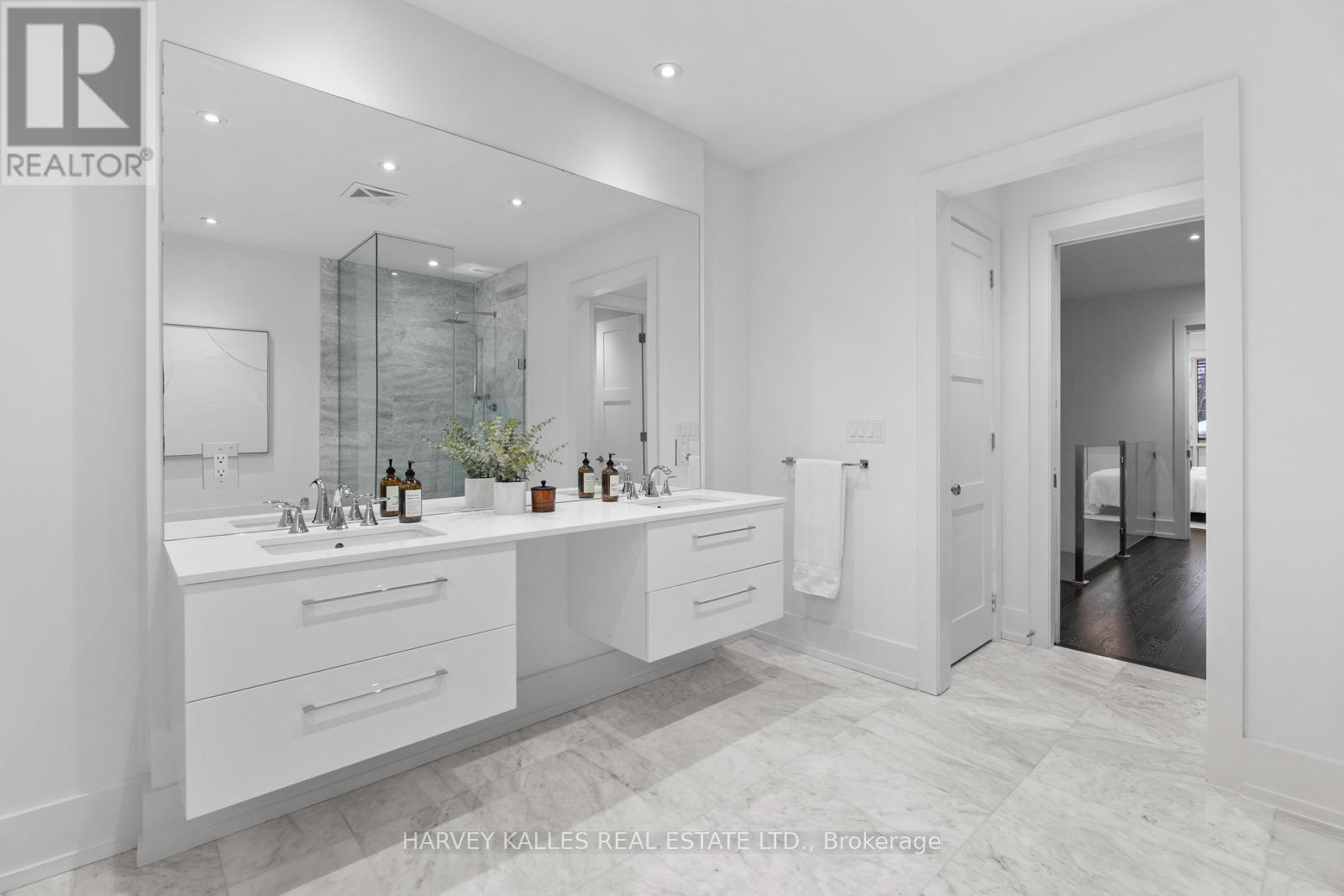 5a Sylvan Avenue, Toronto, Ontario  M6H 1G2 - Photo 18 - C12807864