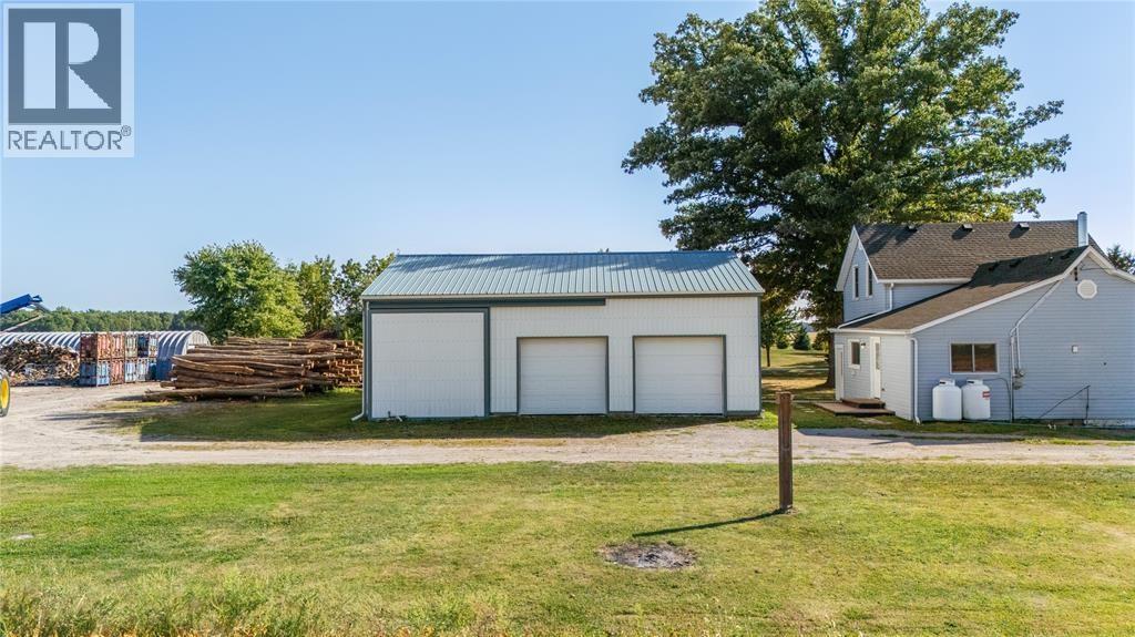 1224 Brigden Road, Sombra, Ontario  N0P 2H0 - Photo 5 - 26003679