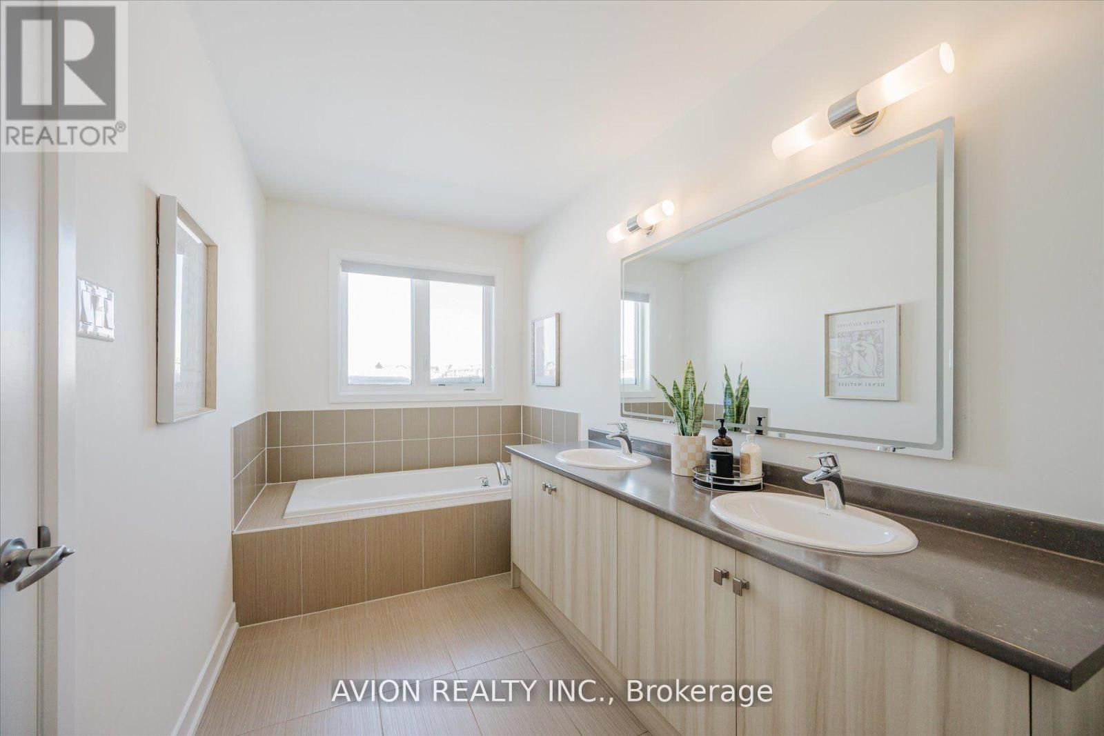 96 Donald Fleming Way N, Whitby, Ontario L1R 0N8 - Photo 23 - E12808520