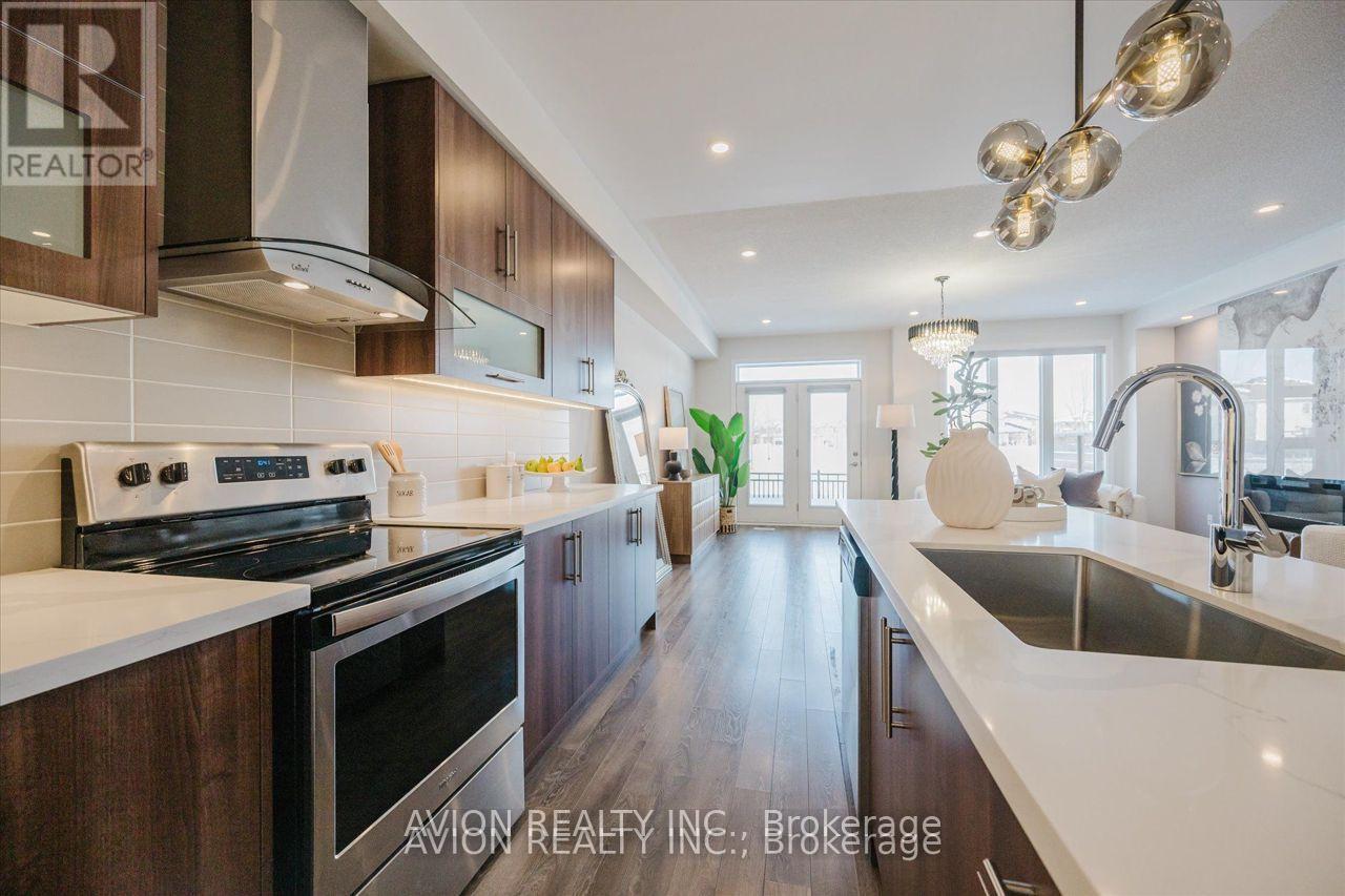 96 Donald Fleming Way N, Whitby, Ontario L1R 0N8 - Photo 3 - E12808520