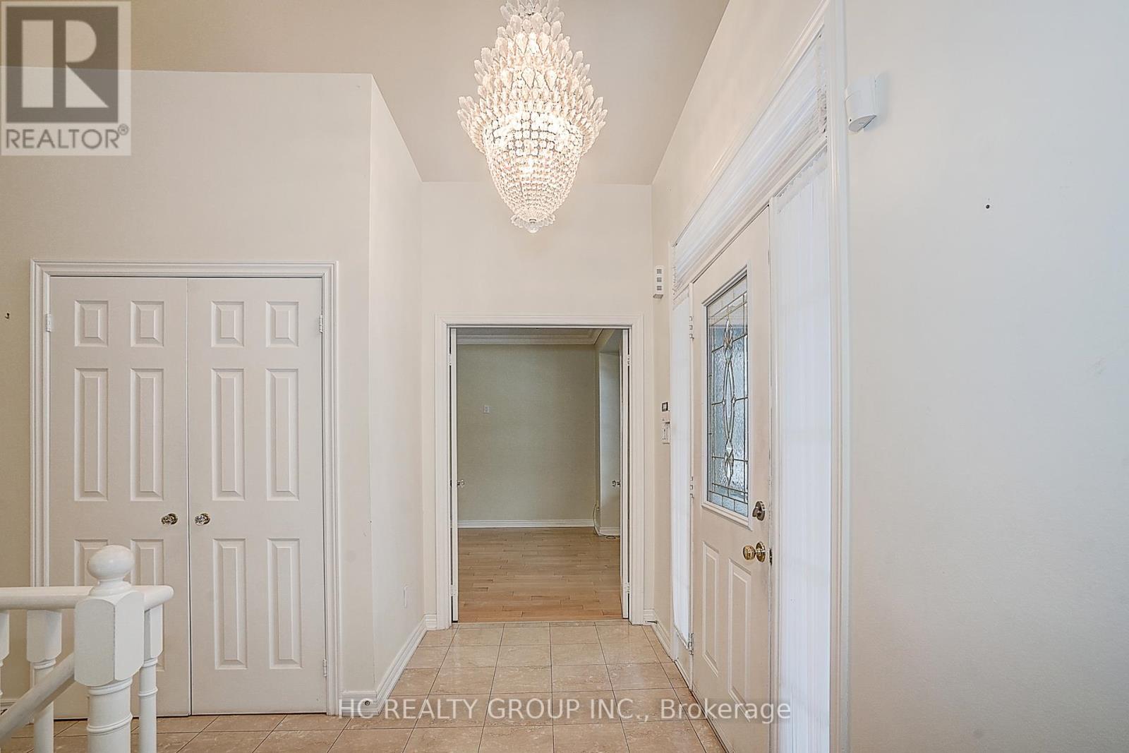 8 - 2175 Stavebank Road, Mississauga, Ontario  L5C 1T3 - Photo 2 - W12808514