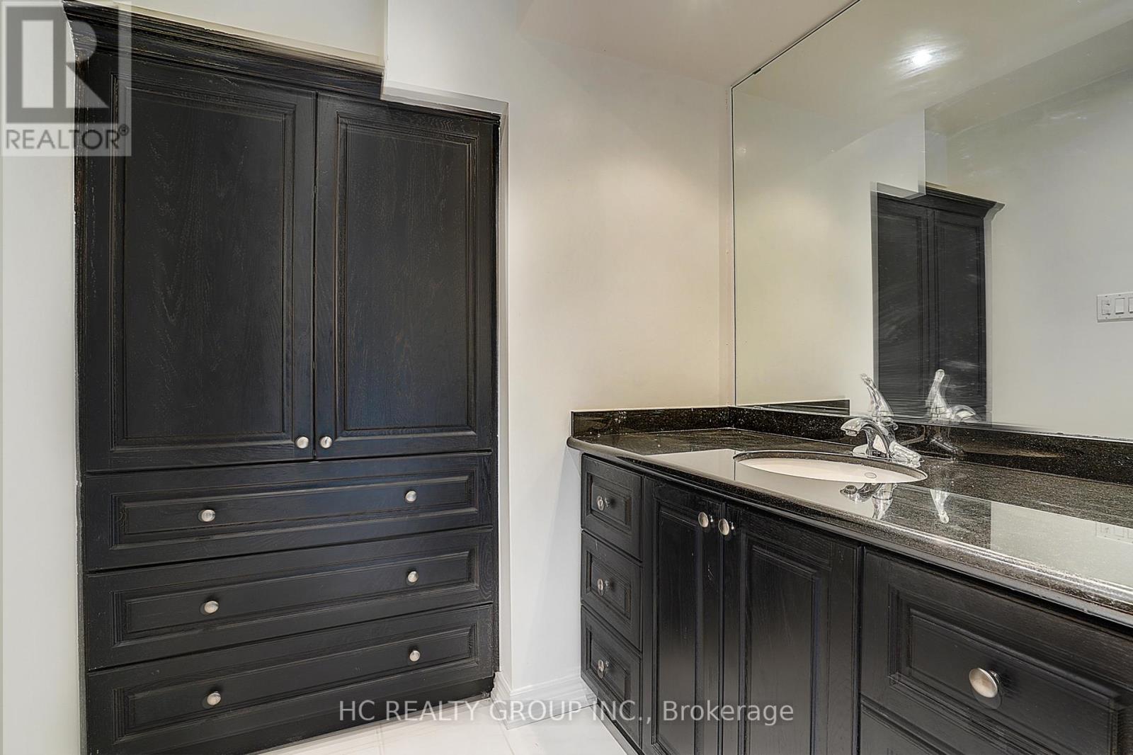 8 - 2175 Stavebank Road, Mississauga, Ontario  L5C 1T3 - Photo 31 - W12808514