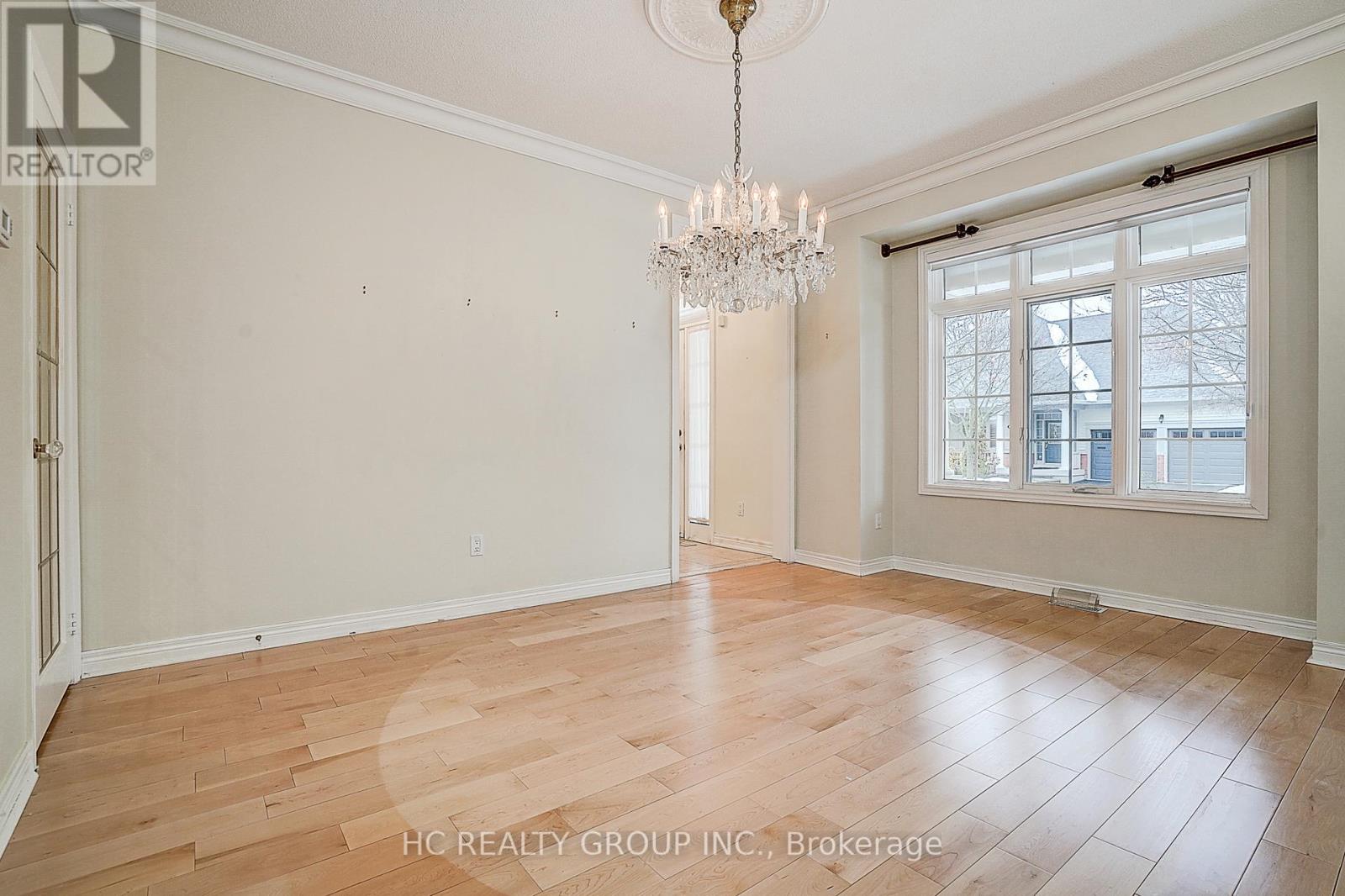 8 - 2175 Stavebank Road, Mississauga, Ontario  L5C 1T3 - Photo 4 - W12808514