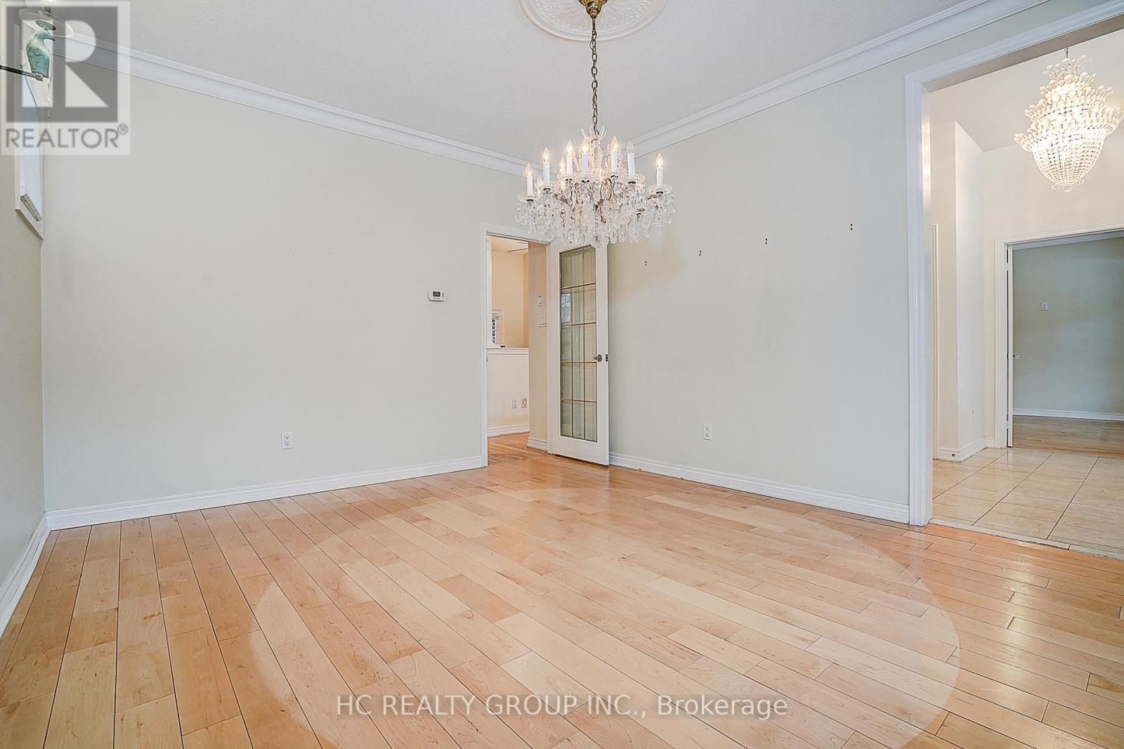 8 - 2175 Stavebank Road, Mississauga, Ontario  L5C 1T3 - Photo 5 - W12808514