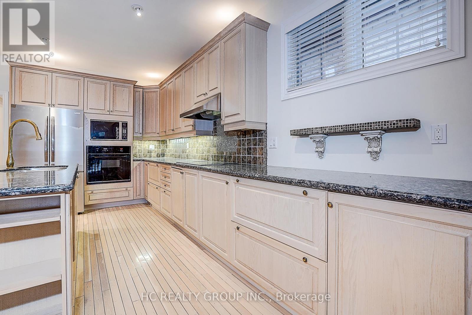 8 - 2175 Stavebank Road, Mississauga, Ontario  L5C 1T3 - Photo 9 - W12808514