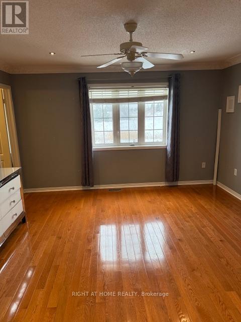 3472 Angel Pass Drive, Mississauga, Ontario  L5M 7N4 - Photo 11 - W12808536