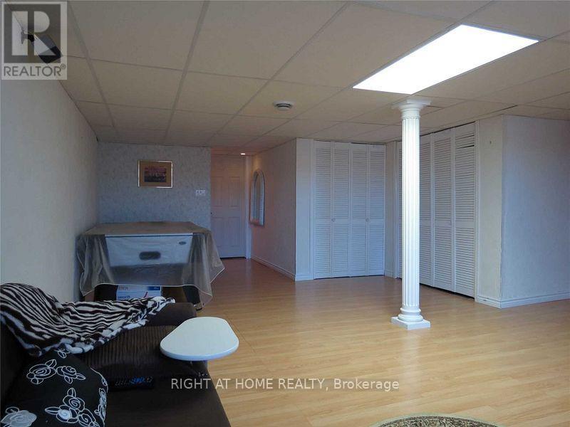 3472 Angel Pass Drive, Mississauga, Ontario  L5M 7N4 - Photo 16 - W12808536