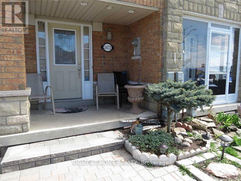 3472 Angel Pass Drive, Mississauga, Ontario  L5M 7N4 - Photo 3 - W12808536