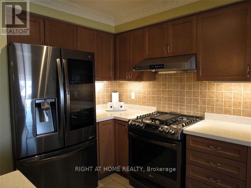 3472 Angel Pass Drive, Mississauga, Ontario  L5M 7N4 - Photo 6 - W12808536