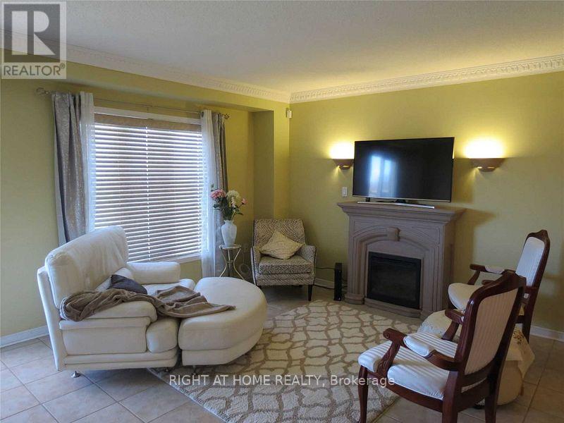 3472 Angel Pass Drive, Mississauga, Ontario  L5M 7N4 - Photo 8 - W12808536