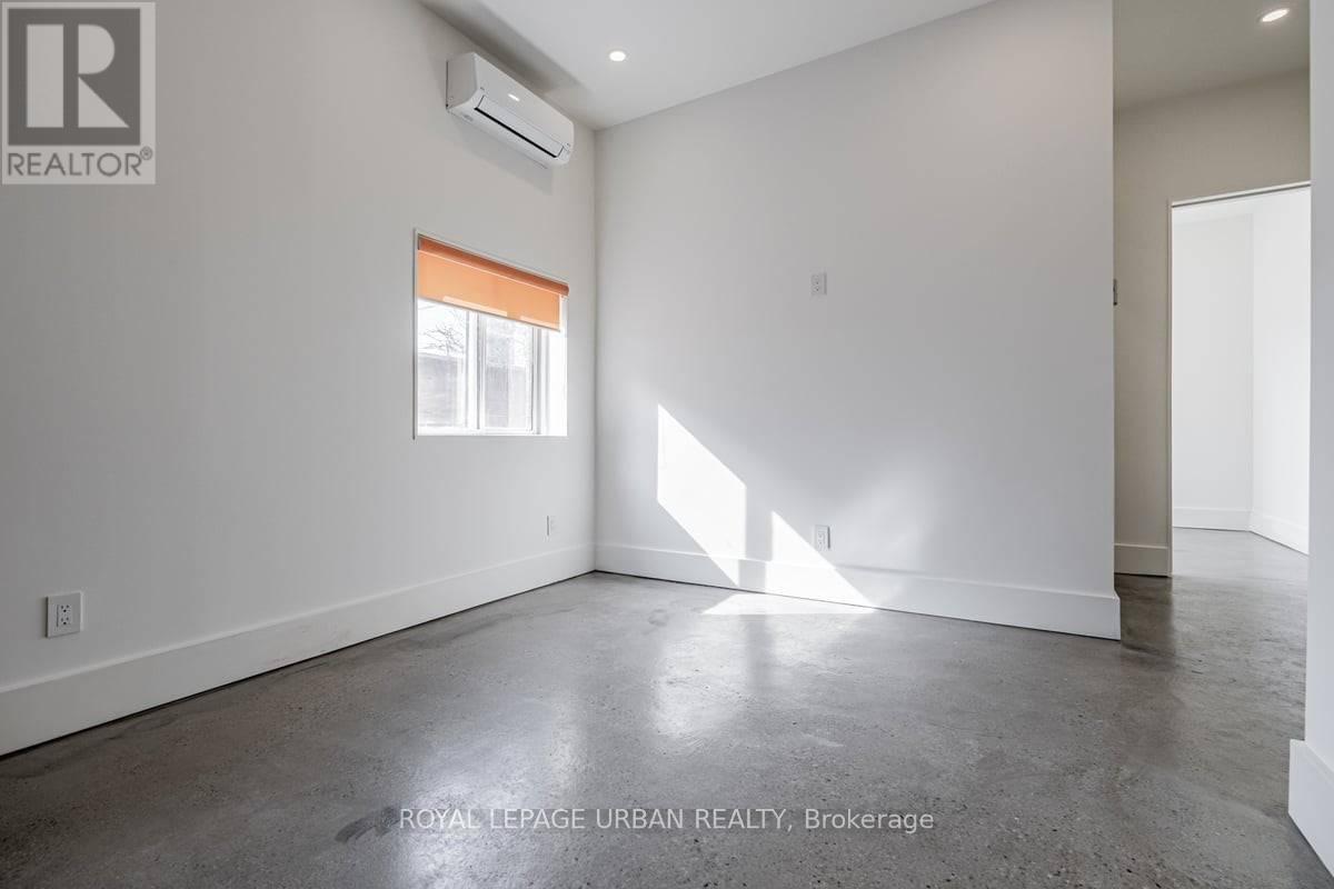 571 Rogers Road, Toronto, Ontario  M6M 1B7 - Photo 14 - W12808554