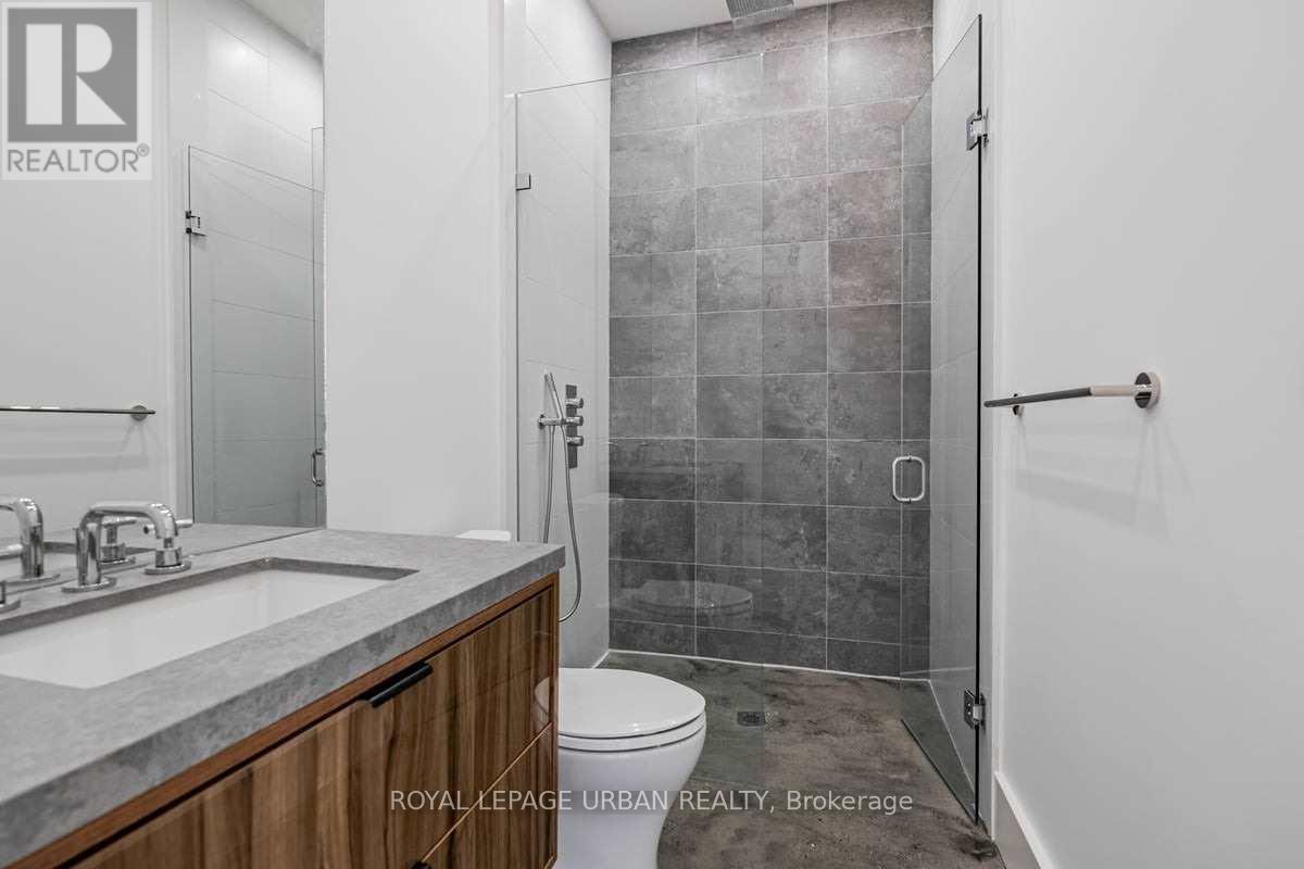 571 Rogers Road, Toronto, Ontario  M6M 1B7 - Photo 16 - W12808554