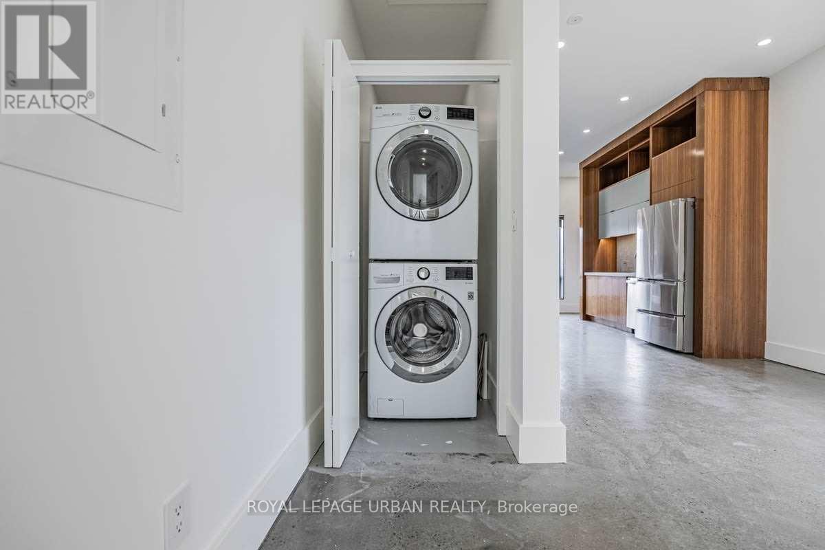 571 Rogers Road, Toronto, Ontario  M6M 1B7 - Photo 17 - W12808554