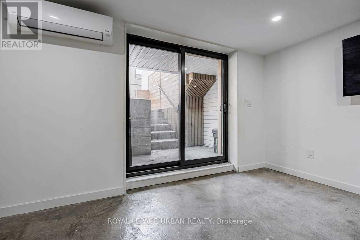 571 Rogers Road, Toronto, Ontario  M6M 1B7 - Photo 19 - W12808554