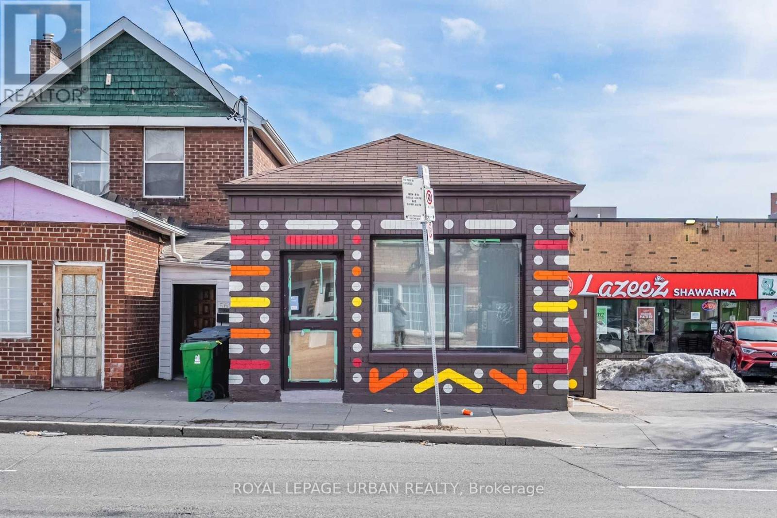 571 Rogers Road, Toronto, Ontario  M6M 1B7 - Photo 2 - W12808554