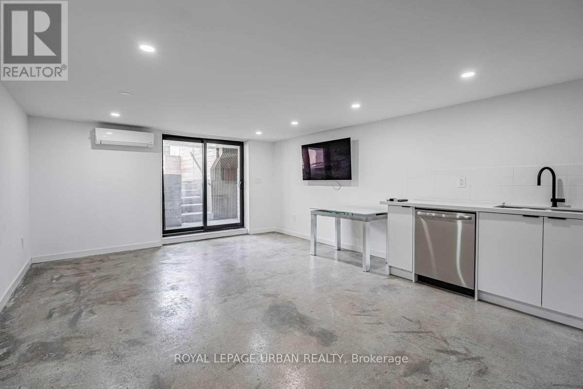 571 Rogers Road, Toronto, Ontario  M6M 1B7 - Photo 24 - W12808554