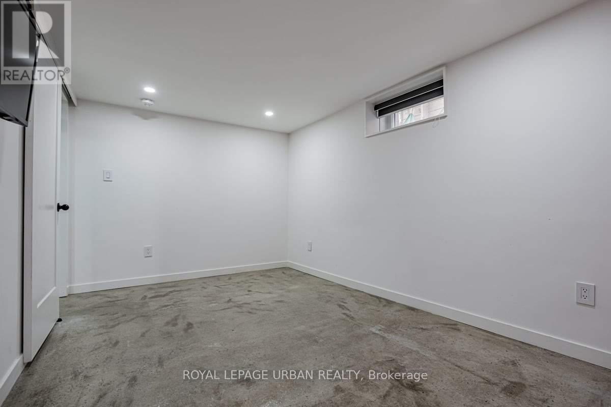 571 Rogers Road, Toronto, Ontario  M6M 1B7 - Photo 25 - W12808554