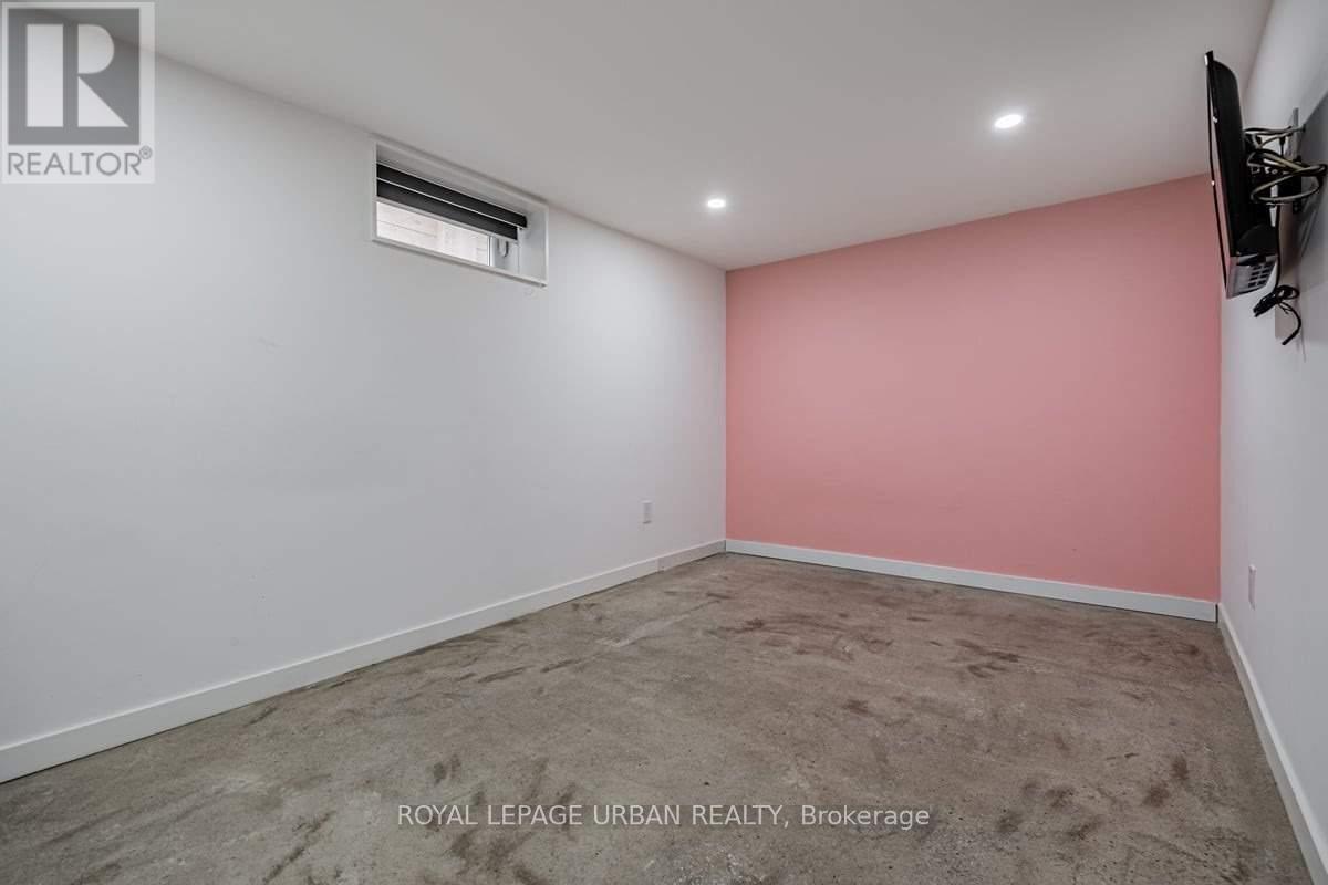 571 Rogers Road, Toronto, Ontario  M6M 1B7 - Photo 26 - W12808554