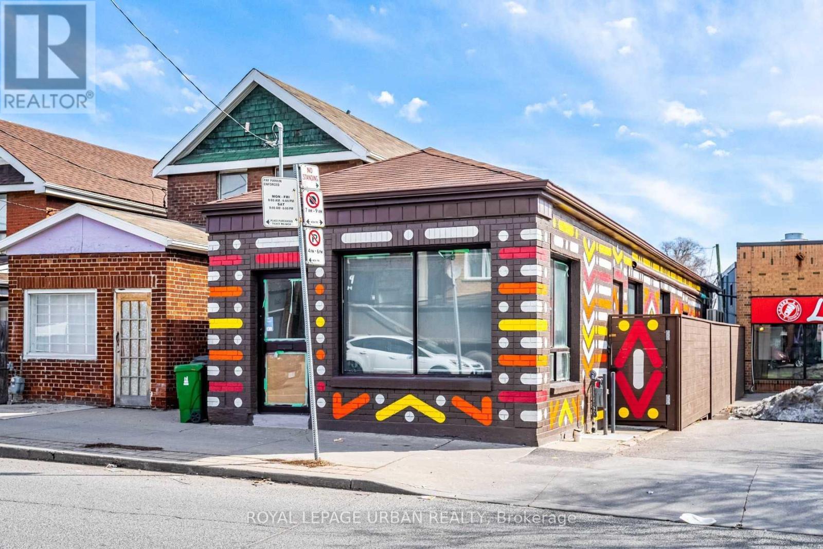 571 Rogers Road, Toronto, Ontario  M6M 1B7 - Photo 3 - W12808554