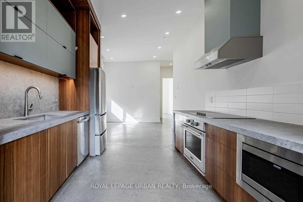 571 Rogers Road, Toronto, Ontario  M6M 1B7 - Photo 9 - W12808554