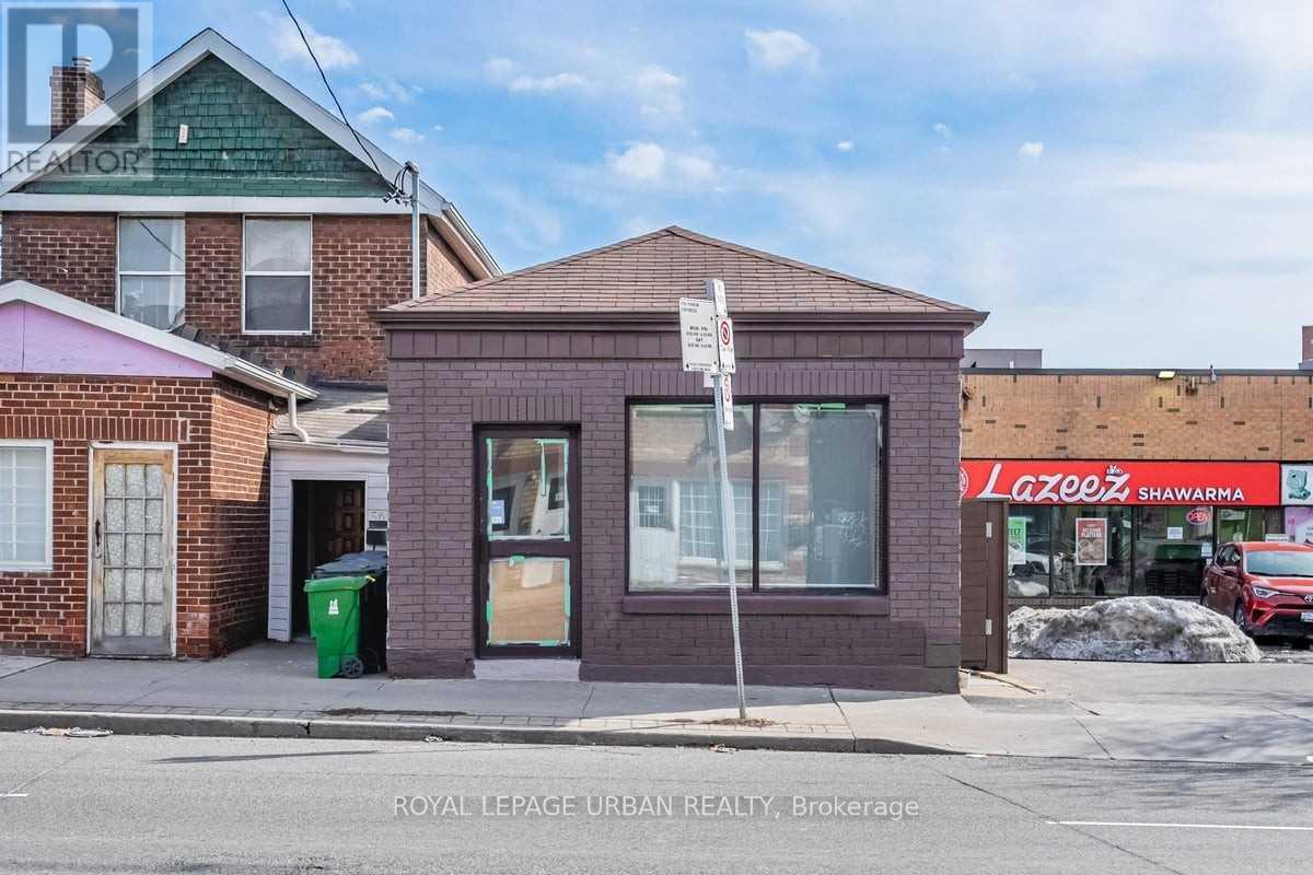 571 ROGERS ROAD, Toronto, Ontario