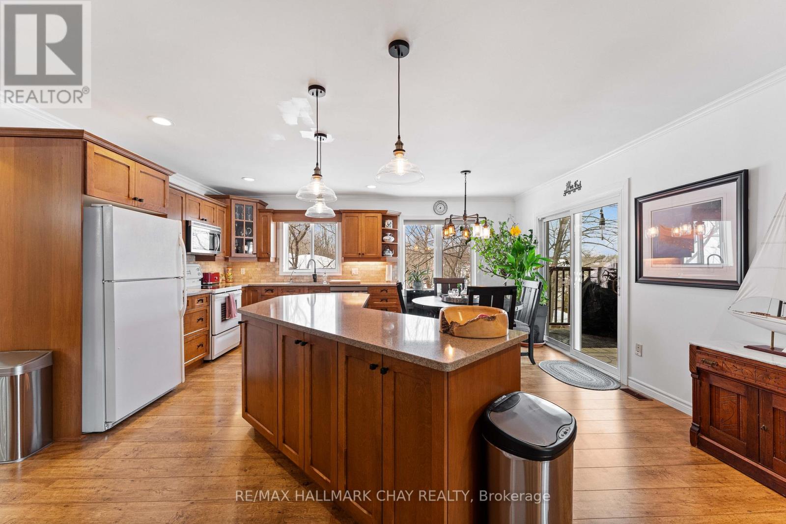 137 Pickerel Point Road, Georgian Bay, Ontario  L0K 1S0 - Photo 14 - X12808518