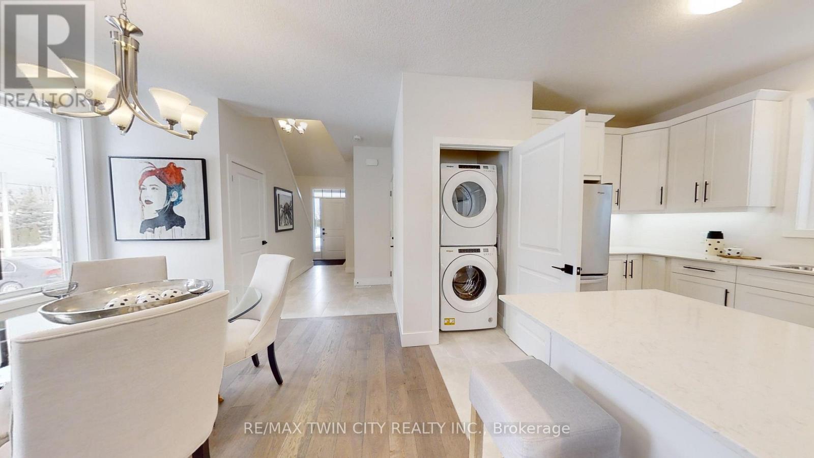 67 Julie Court, London South, Ontario  N5X 3X4 - Photo 4 - X12808522