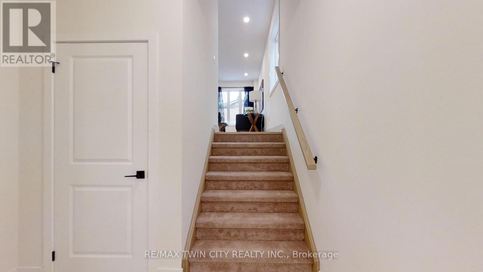 941 Deveron Crescent, London South, Ontario  N5X 3X4 - Photo 3 - X12808526