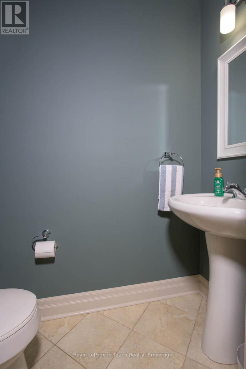 102 Wycliffe Cove, Tay, Ontario  L0K 2A0 - Photo 37 - S12808570