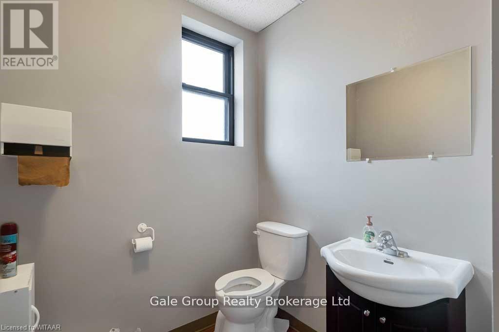 3 - 19 Baldwin Street, Tillsonburg, Ontario N4G 3P4 - Photo 9 - X12808568