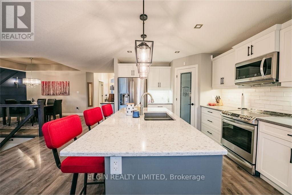 40 Glengariff Drive, Southwold, Ontario  N5P 3T2 - Photo 5 - X12808364