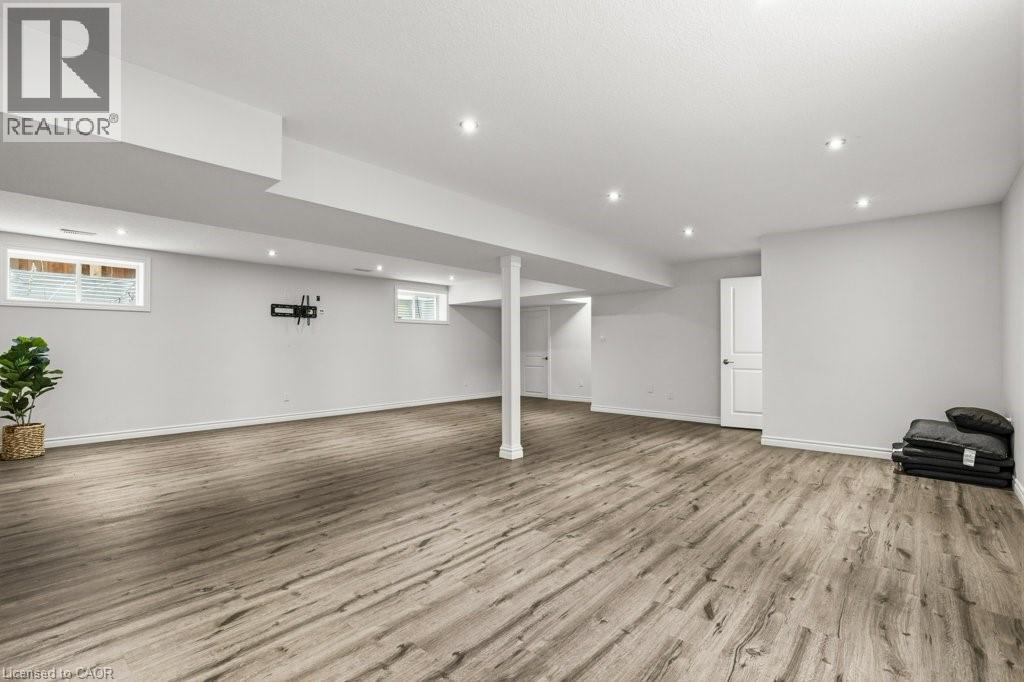 944 Pioneer Grove Court, Kitchener, Ontario  N2P 0B2 - Photo 35 - 40805074