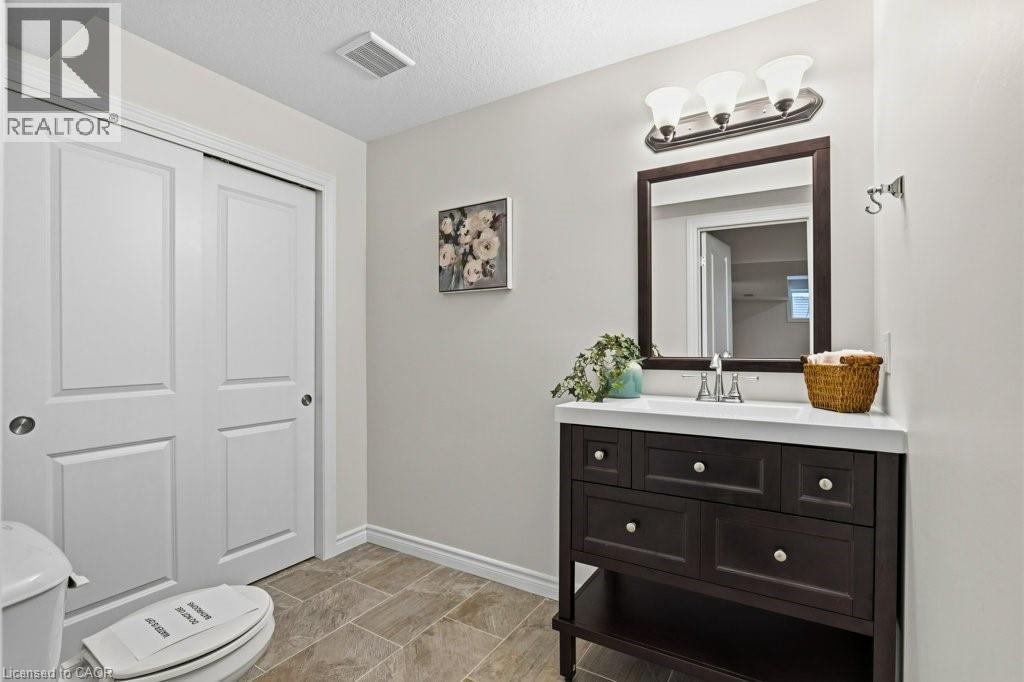 944 Pioneer Grove Court, Kitchener, Ontario  N2P 0B2 - Photo 36 - 40805074