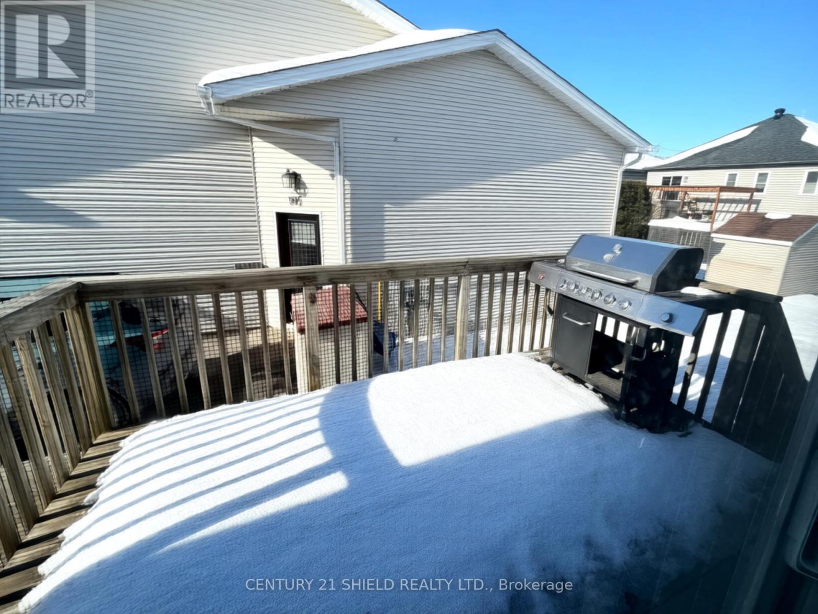 101 Mckenzie Street W, Cornwall, Ontario  K6K 1W2 - Photo 2 - X12808564