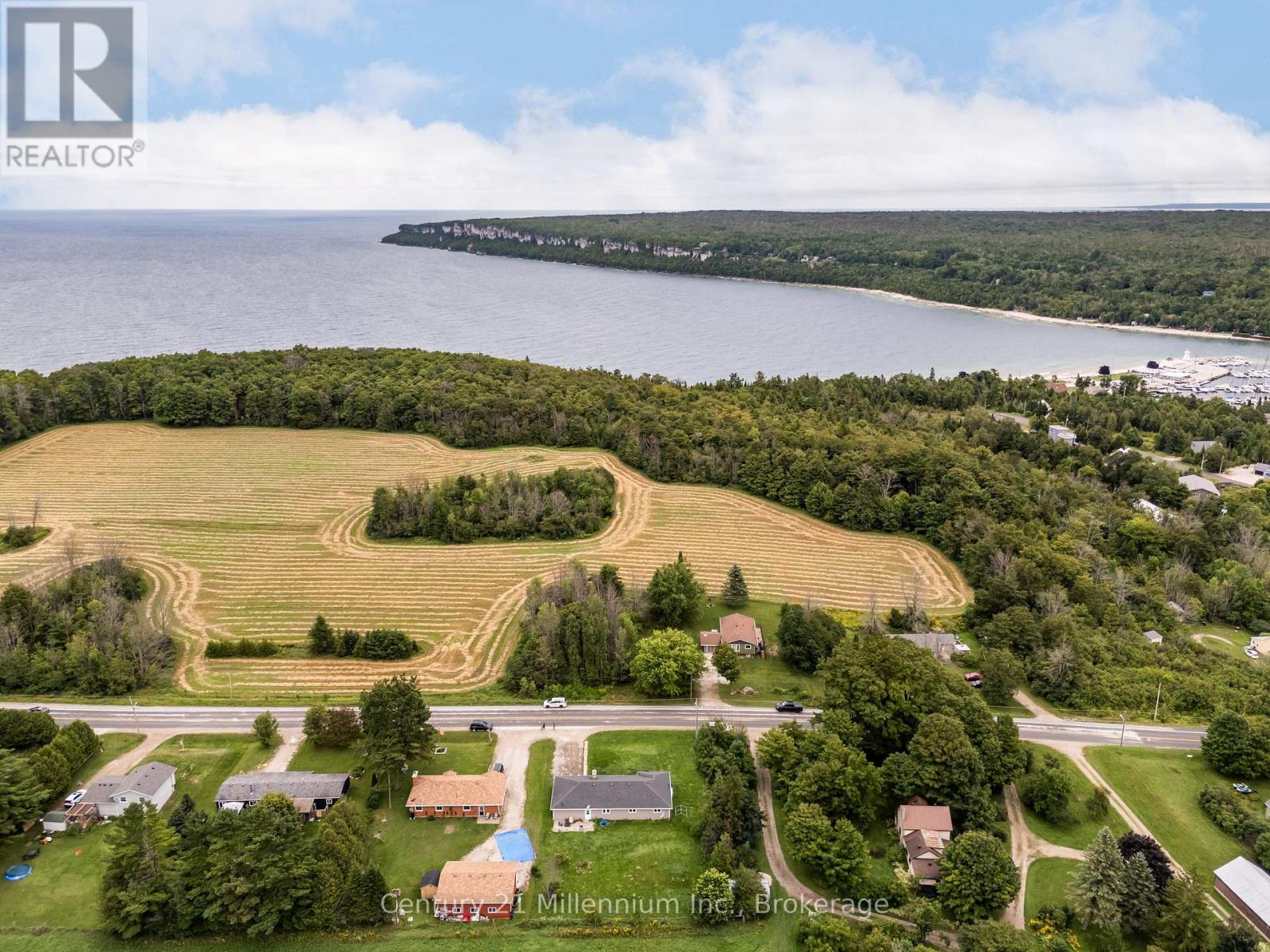 130 Main Street, Northern Bruce Peninsula, Ontario  N0H 1W0 - Photo 2 - X12570386