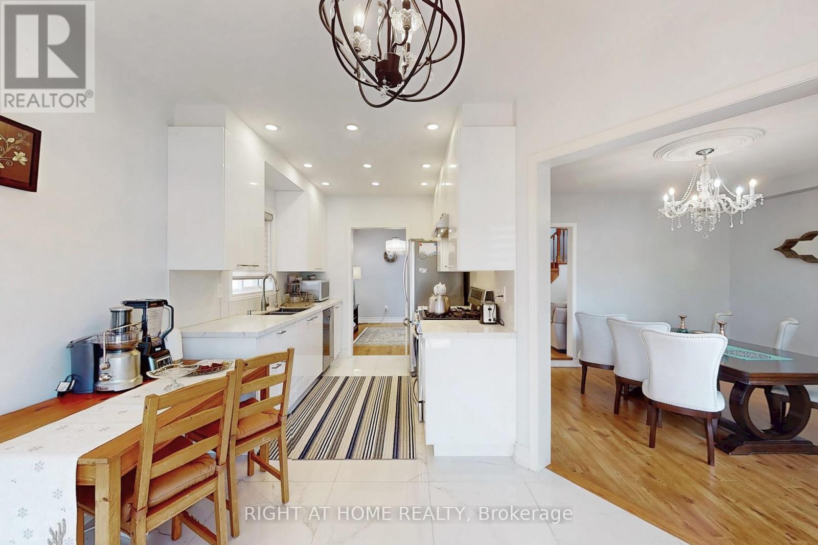 805 Stonehaven Avenue, Newmarket, Ontario  L3X 2K3 - Photo 21 - N12808580