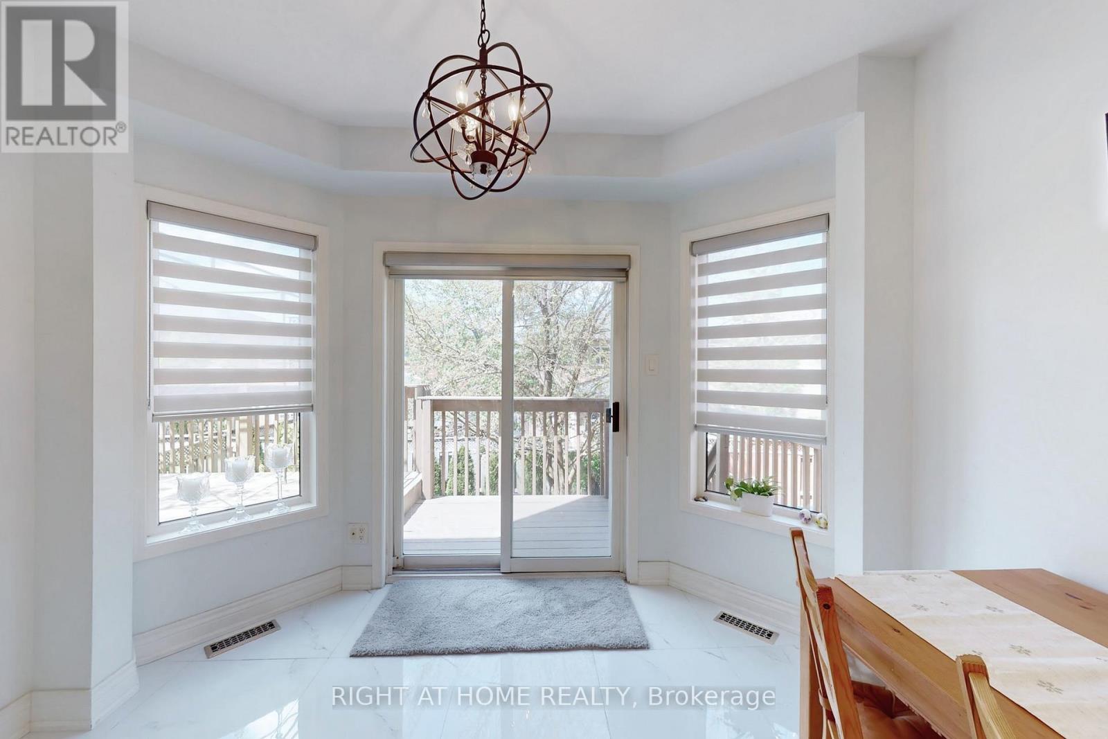 805 Stonehaven Avenue, Newmarket, Ontario  L3X 2K3 - Photo 23 - N12808580