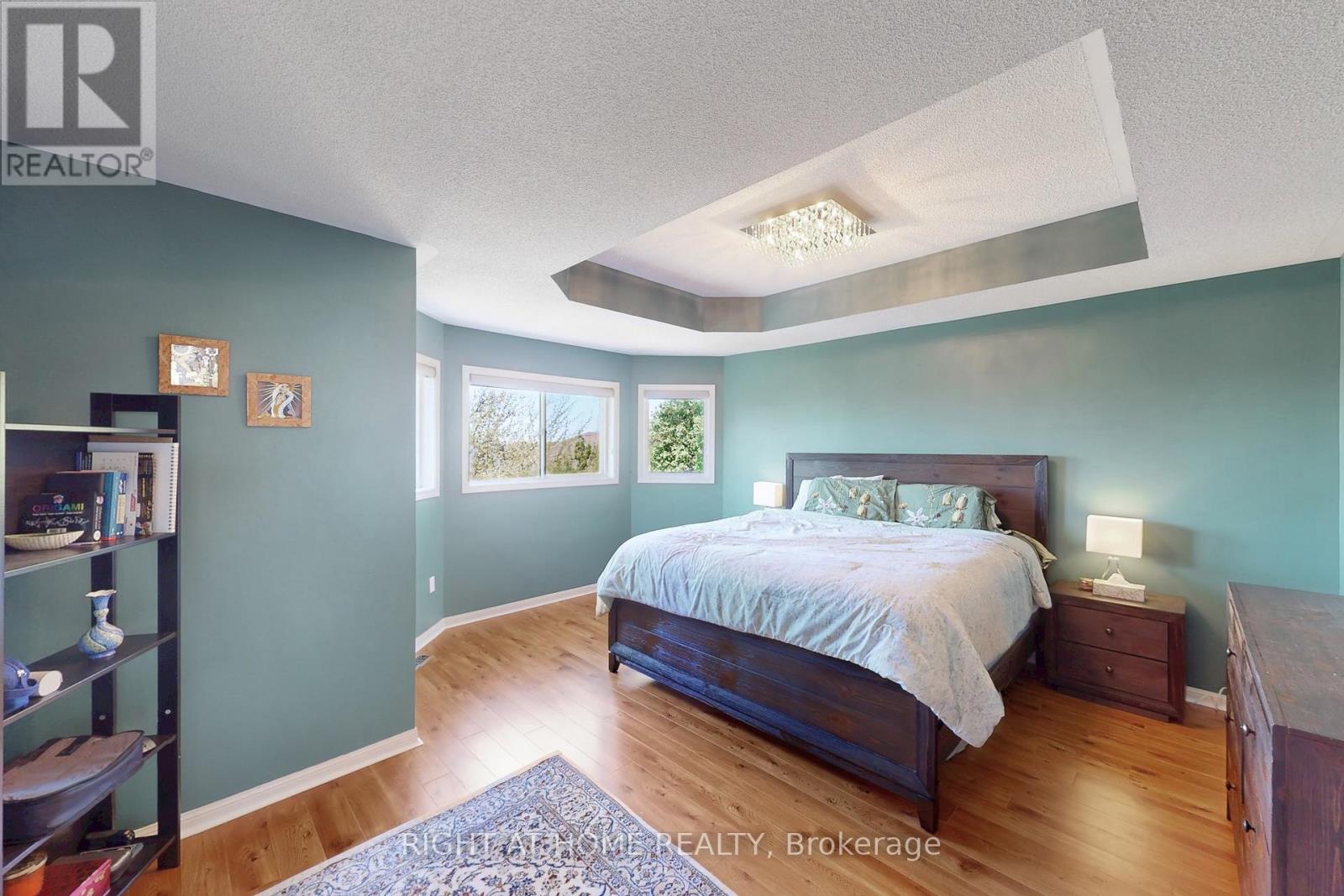 805 Stonehaven Avenue, Newmarket, Ontario  L3X 2K3 - Photo 27 - N12808580