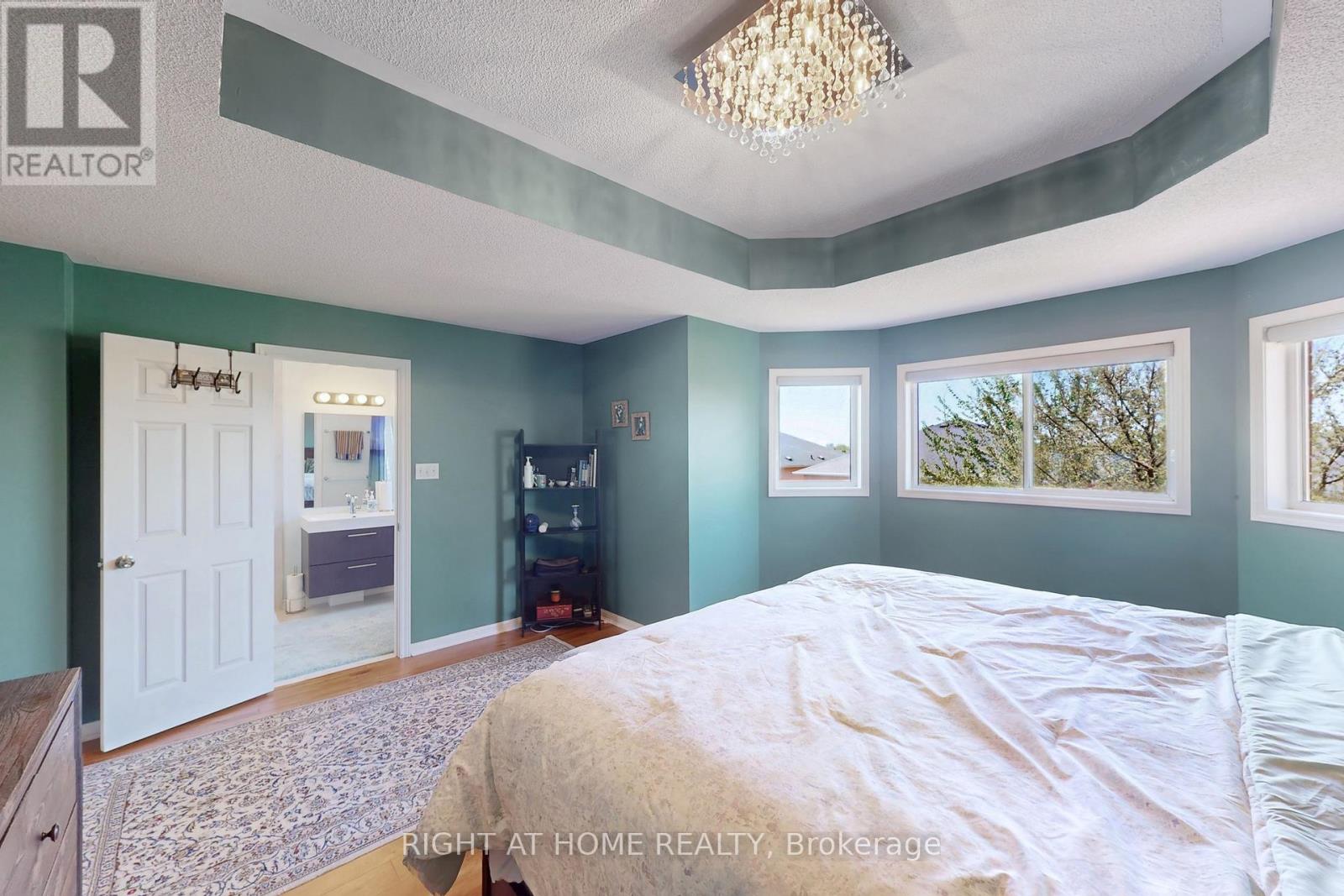 805 Stonehaven Avenue, Newmarket, Ontario  L3X 2K3 - Photo 28 - N12808580