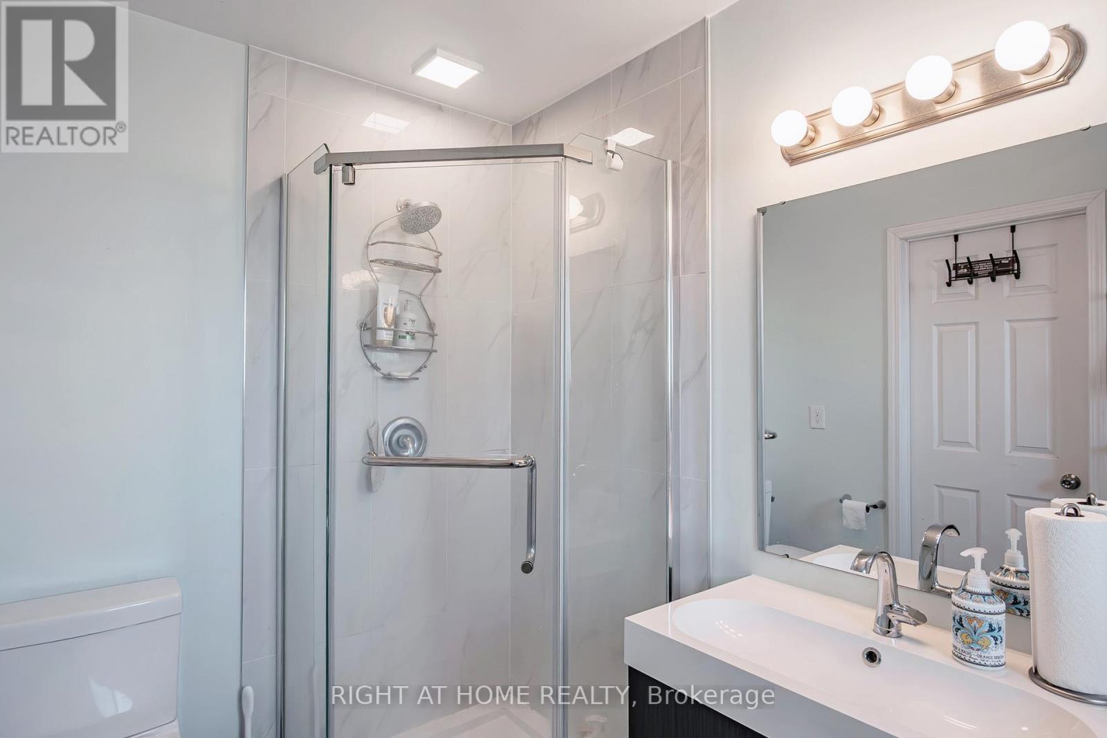 805 Stonehaven Avenue, Newmarket, Ontario  L3X 2K3 - Photo 31 - N12808580