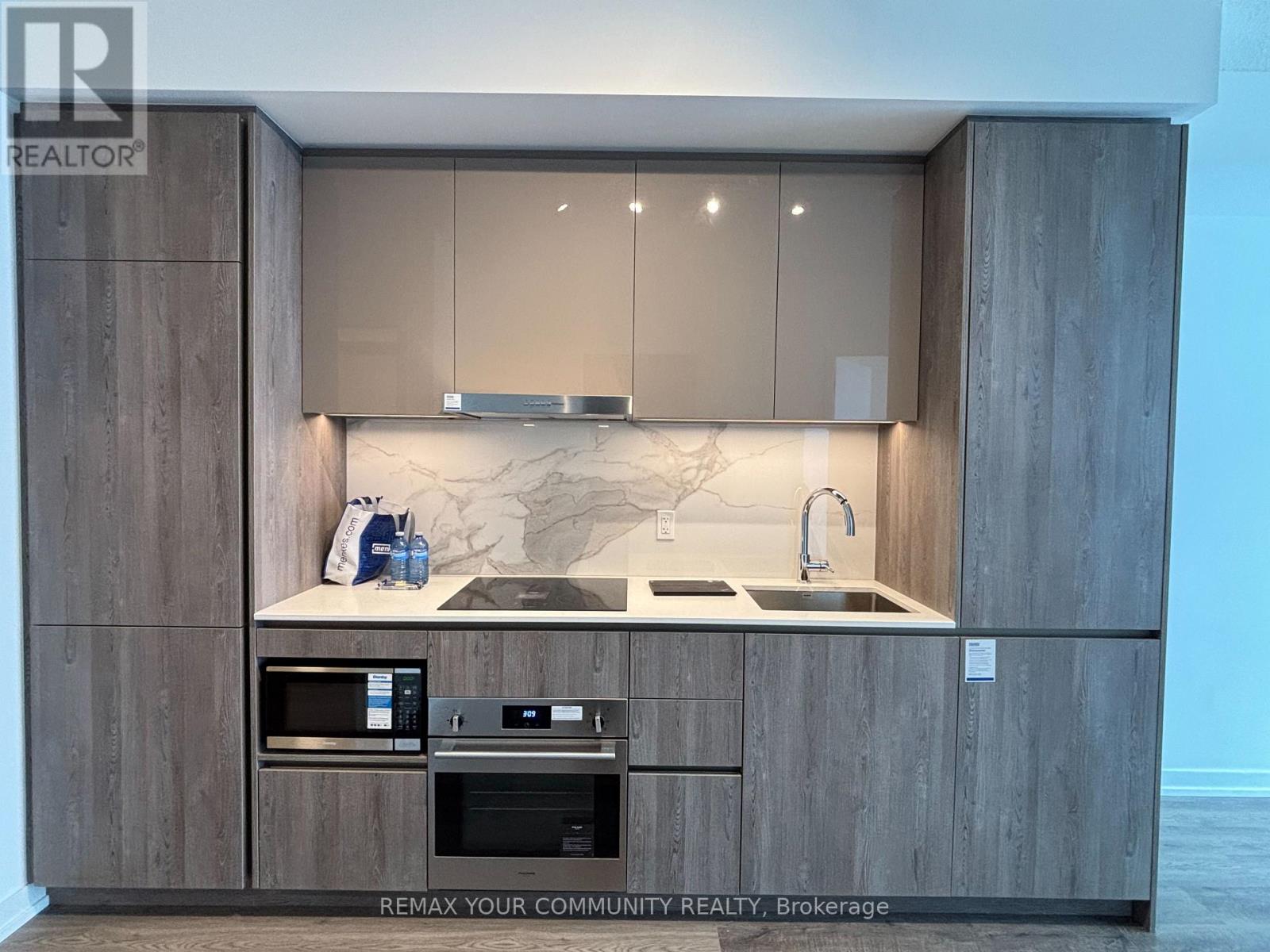 4211 - 8 Interchange Way, Vaughan, Ontario  L4K 0R2 - Photo 3 - N12808588