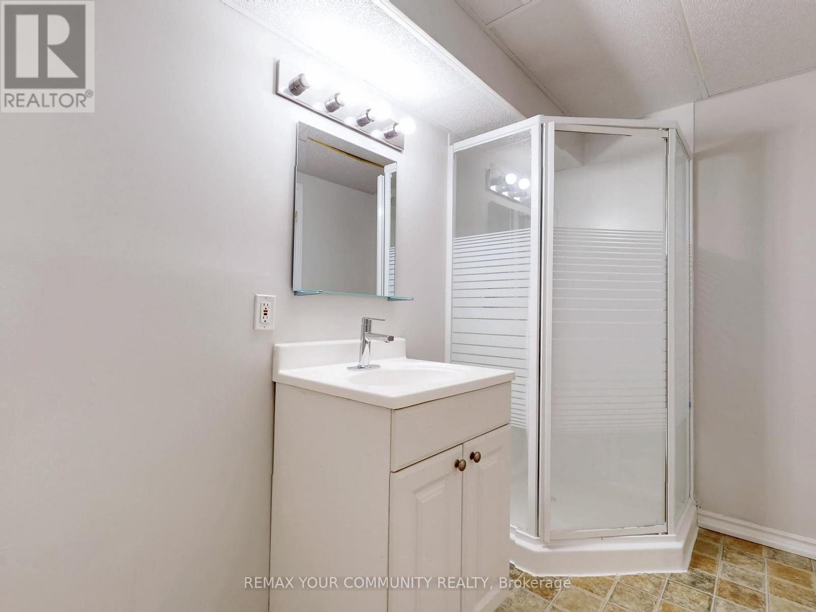 8 Srigley Street, Barrie, Ontario  L4N 0L9 - Photo 24 - S12805718