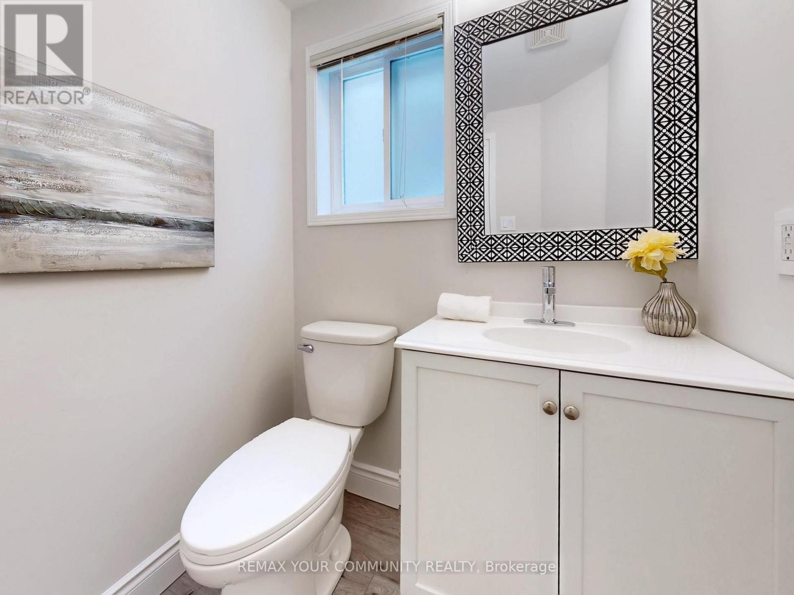 8 Srigley Street, Barrie, Ontario  L4N 0L9 - Photo 11 - S12805718