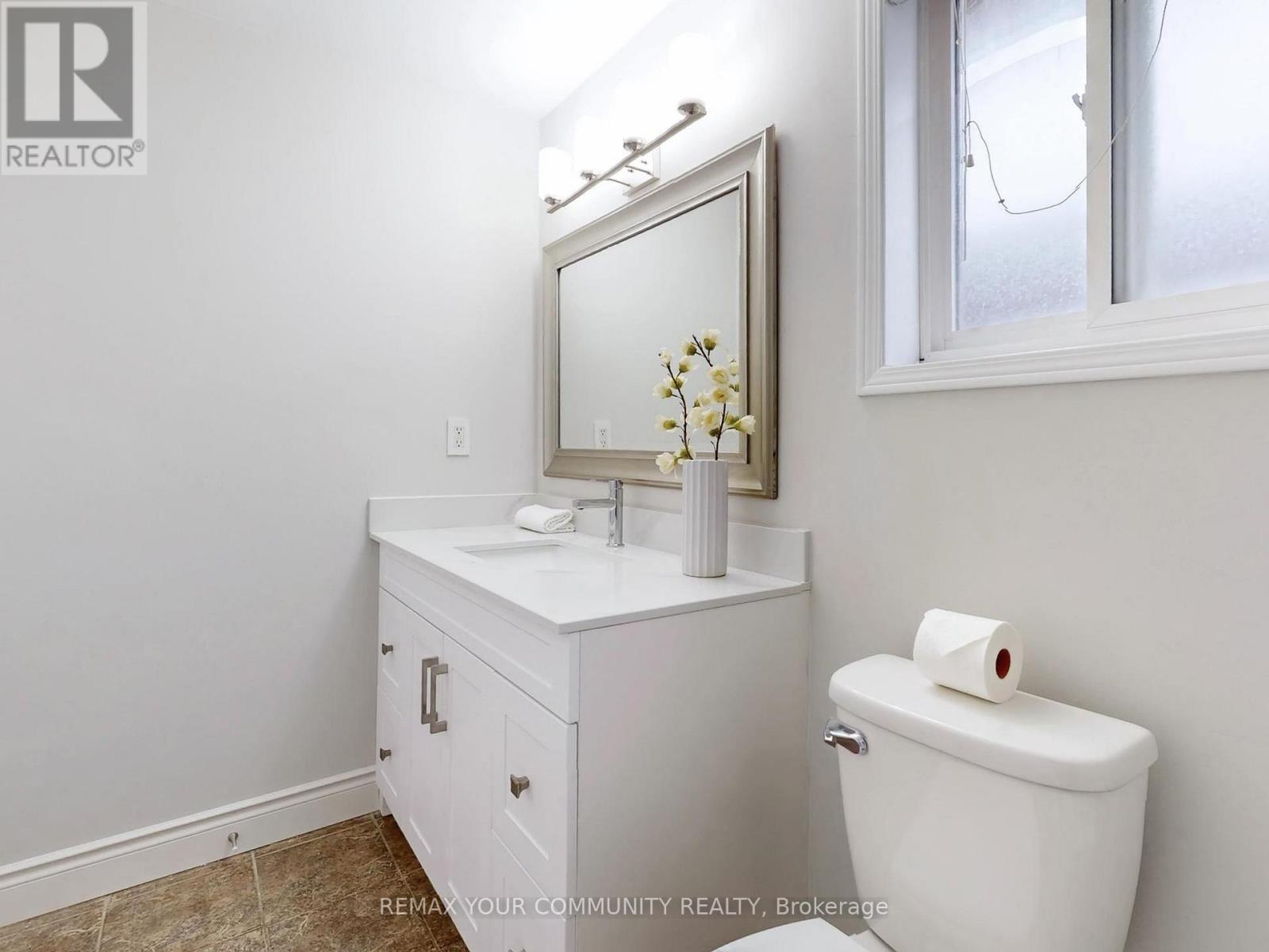 8 Srigley Street, Barrie, Ontario  L4N 0L9 - Photo 21 - S12805718