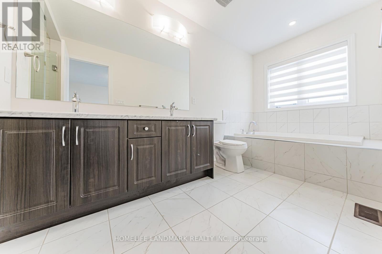 85 Jonkman Boulevard, Bradford West Gwillimbury, Ontario  L3Z 4J9 - Photo 17 - N12808598