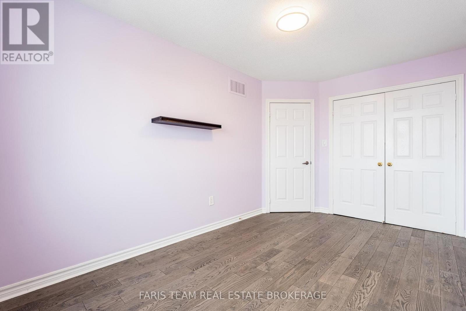 104 Stanley Street, Barrie, Ontario  L4M 6V5 - Photo 19 - S12808604